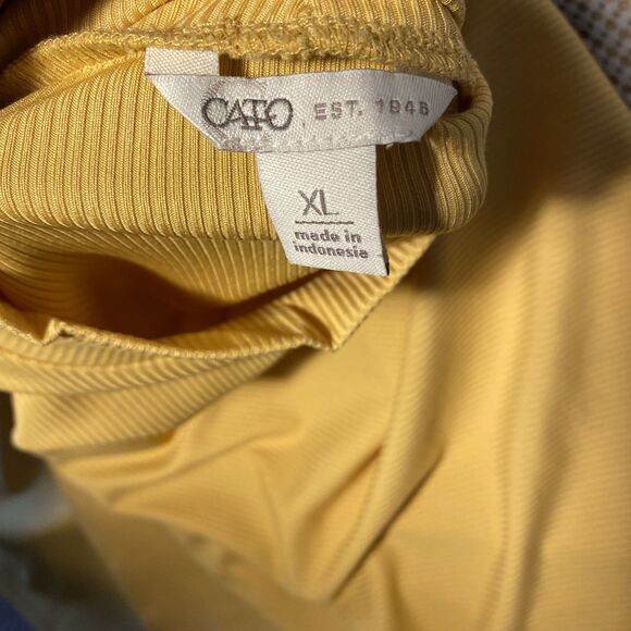 Cato Top Women's XL Yellow Ribbed Short‎ Sleeve Cut Out Front 10% Spandex - Picture 5 of 6